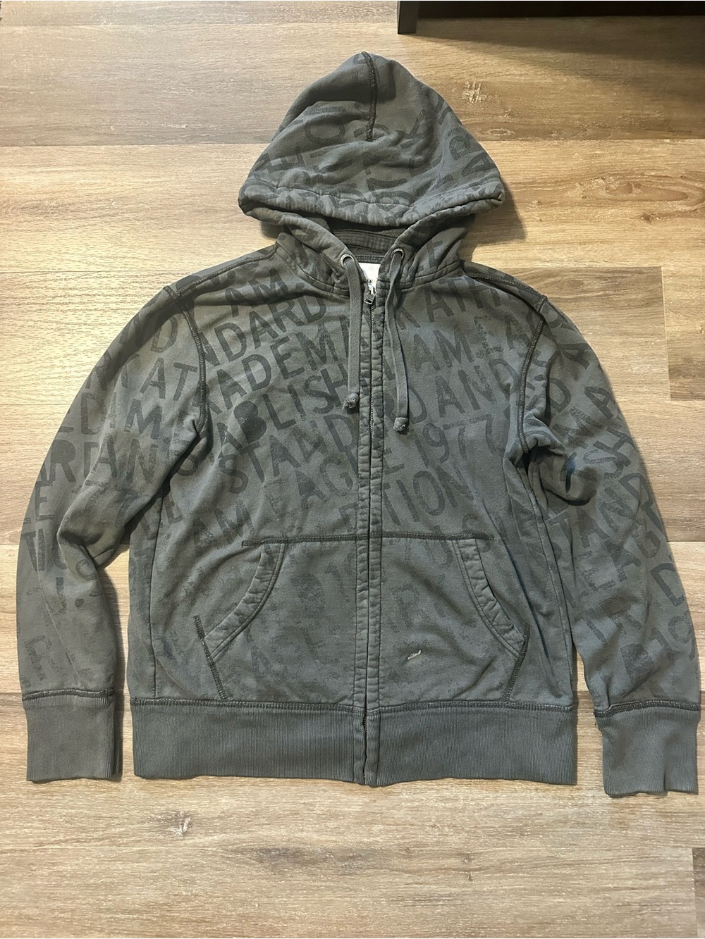American Eagle Distressed Grey Zip‑Up Hoodie – Men’s XL